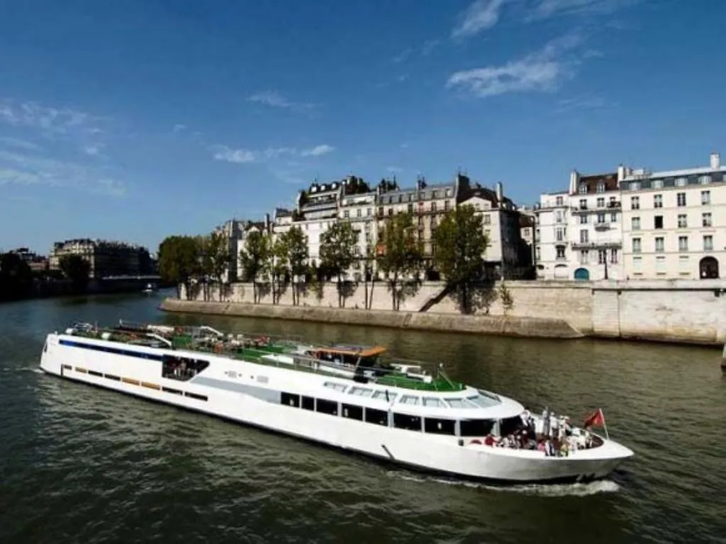 Vip Paris Yacht Hotel & Spa