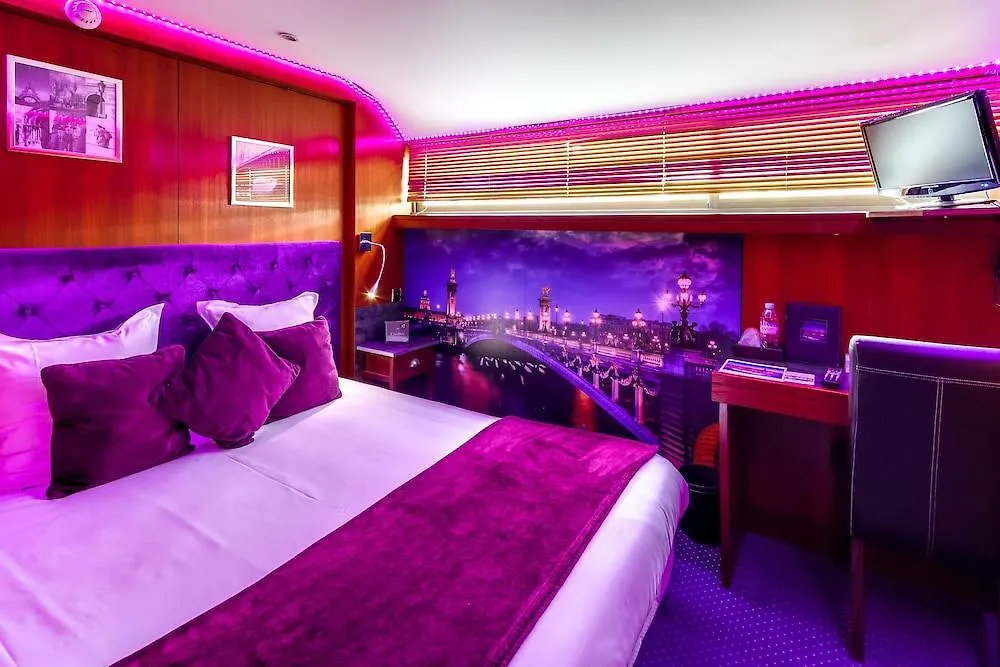 Vip Paris Yacht Hotel & Spa 2*,