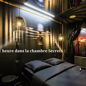Avec Nuit Insolite Au Dandy Et Jacuzzi Privatise (adults Only) Parijs