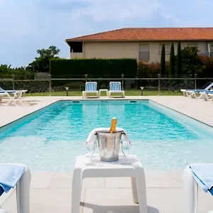 hotel-ariane-fos-sur-mer.fr-provencehotel.com/