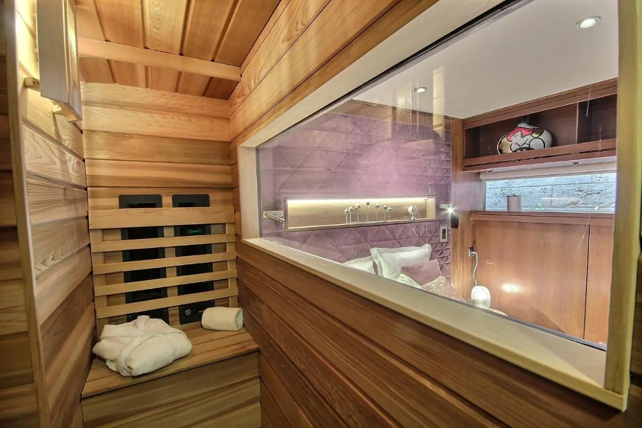 Vip Paris Yacht Hotel & Spa