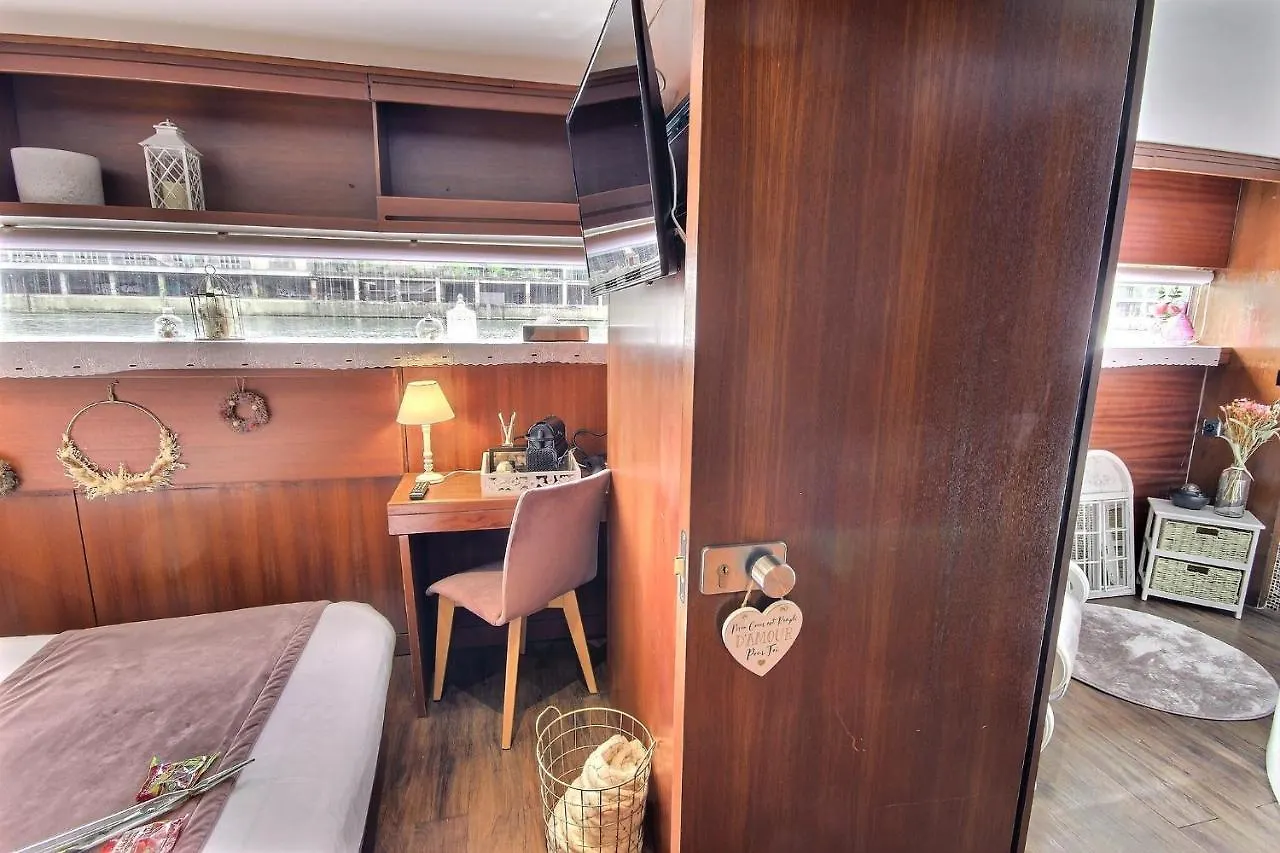 Vip Paris Yacht Hotel & Spa France