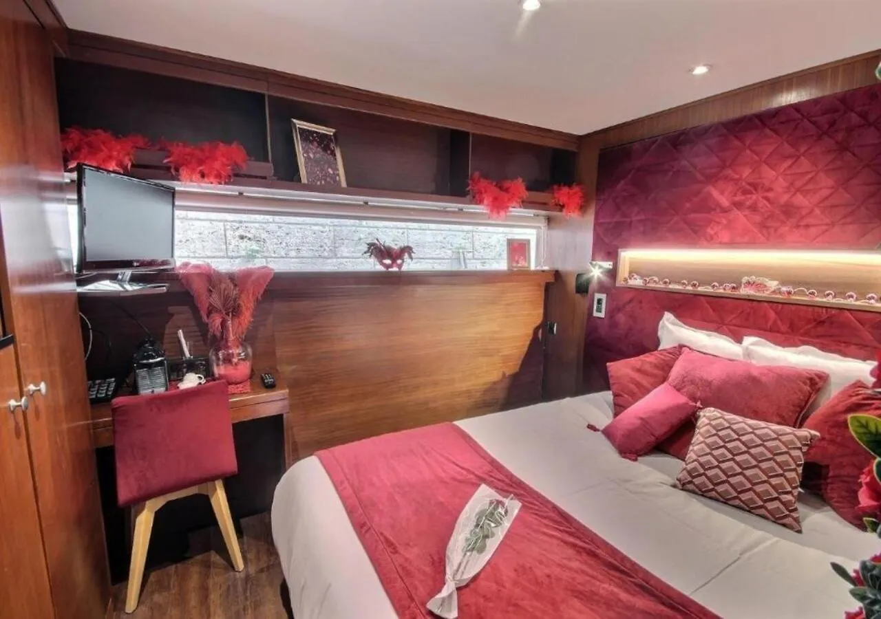 Vip Paris Yacht Hotel & Spa
